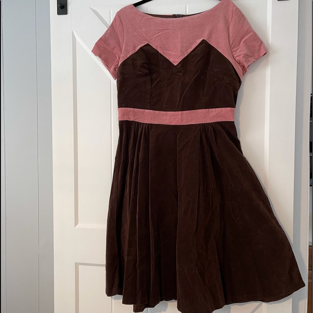 Laura Byrnes Pinup Coture Black label. Light pink and Brown Vintage dress